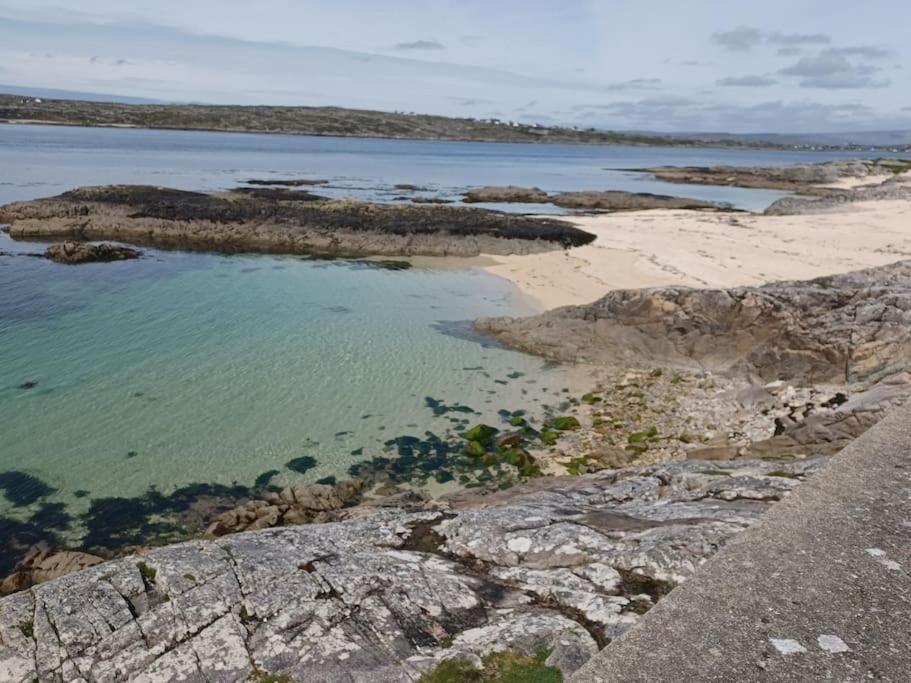 Apartamento Curlews Rest - Gateway To The Aran Islands Galway Exterior foto